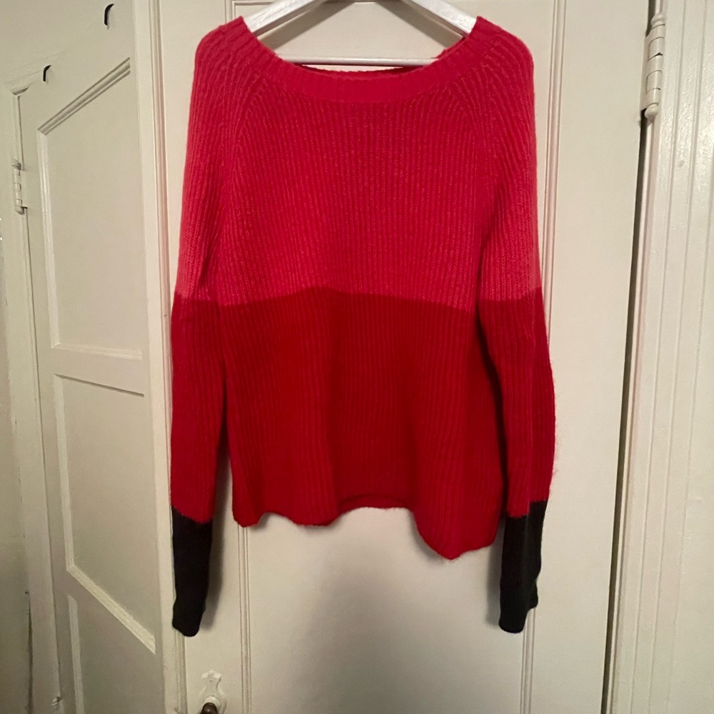 Color-Block Pullover, size M